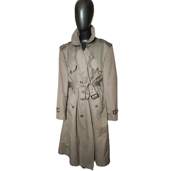 Christain Dior   - Picture 1 of 16